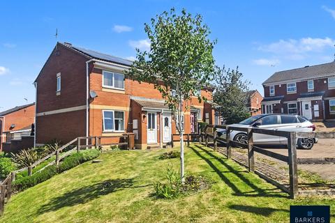3 bedroom townhouse for sale, Laneside Gardens, Morley