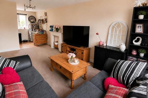 2 bedroom maisonette for sale, Laurel Avenue, Egham TW20