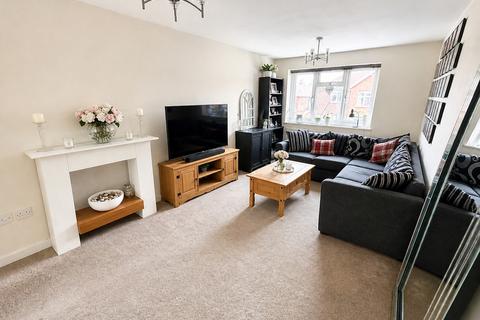 2 bedroom maisonette for sale, Laurel Avenue, Egham TW20