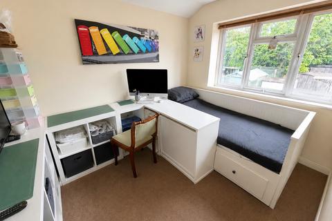 2 bedroom maisonette for sale, Laurel Avenue, Egham TW20