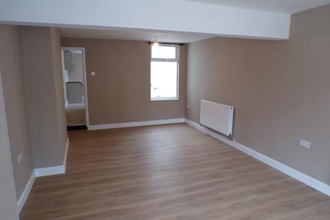 3 bedroom end of terrace house to rent, Cemetery Road, Staffordshire WS11