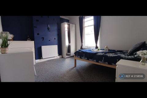 1 bedroom in a house share to rent, Lawson Road, Southsea, PO5
