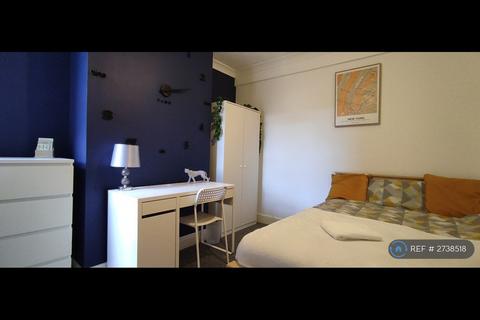 1 bedroom in a house share to rent, Lawson Road, Southsea, PO5