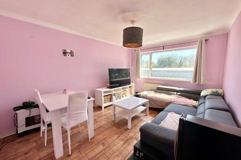 2 bedroom maisonette for sale, Queens Park Road, Romford