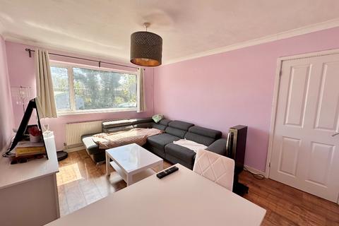 2 bedroom maisonette for sale, Queens Park Road, Romford