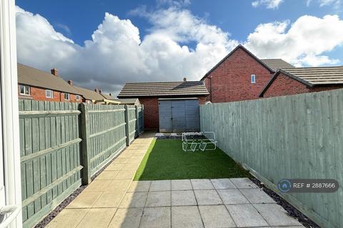 2 bedroom terraced house to rent, Sowthistle Drive, Gloucester, GL2
