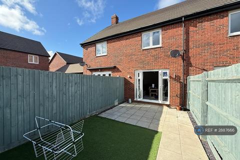 2 bedroom terraced house to rent, Sowthistle Drive, Gloucester, GL2
