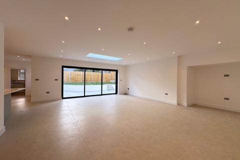4 bedroom detached house for sale, Highview Avenue, Edgware, HA8