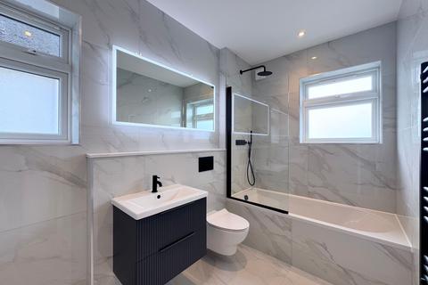 4 bedroom detached house for sale, Highview Avenue, Edgware, HA8