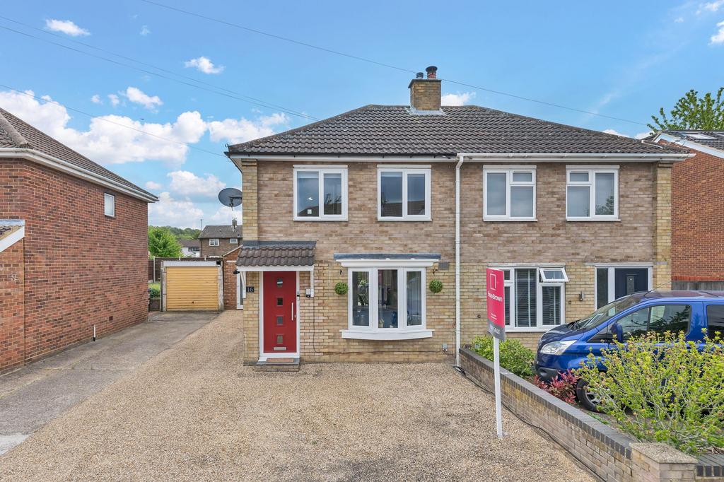 3 bedroom semi-detached house for sale