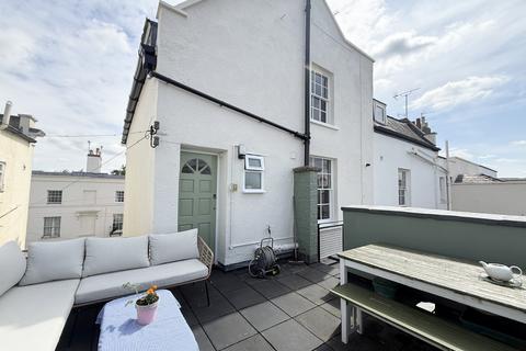 2 bedroom flat to rent, Montpellier Villas, Cheltenham, GL50