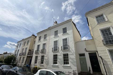 2 bedroom flat to rent, Montpellier Villas, Cheltenham, GL50