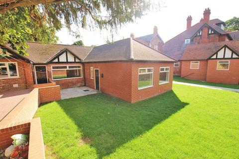 2 bedroom bungalow to rent, Abbey Road, Grimsby DN32