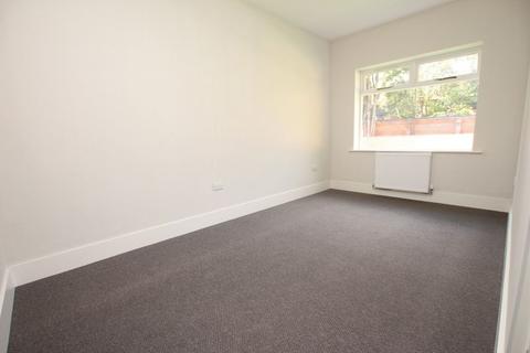 2 bedroom bungalow to rent, Abbey Road, Grimsby DN32