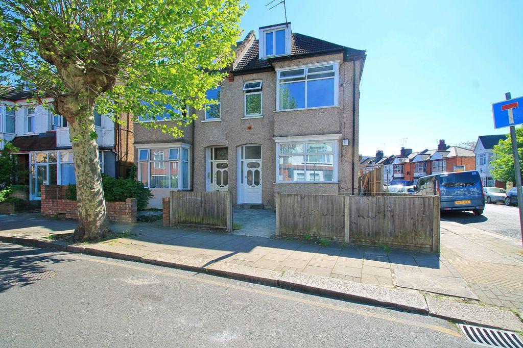 Welldon Crescent, Harrow 2 bed apartment for sale - £375,000