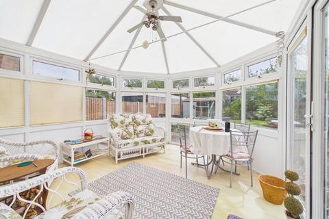 3 bedroom detached house for sale, King Arthurs Drive, Rochester
