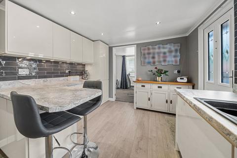2 bedroom park home for sale, Weybridge Park Estate, Addlestone KT15