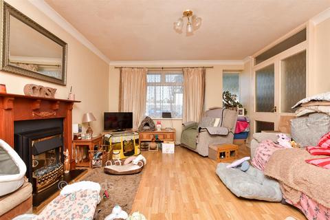 3 bedroom semi-detached house for sale, Yew Tree Close, Broadstairs CT10