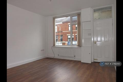 2 bedroom terraced house to rent, Cemetery Road, Bolton, BL4