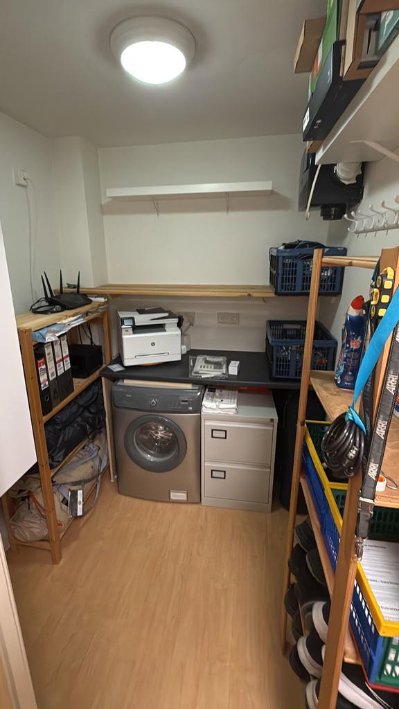 Utility room, utility
