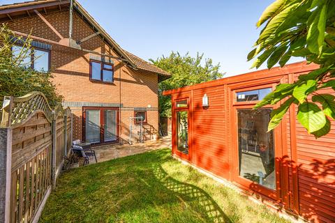 1 bedroom terraced house for sale, Aynscombe Close, Bedfordshire LU6