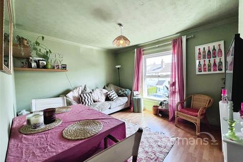 2 bedroom maisonette for sale, Somerset Road, Farnborough, Hampshire