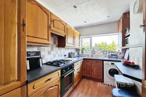 2 bedroom maisonette for sale, Somerset Road, Farnborough, Hampshire