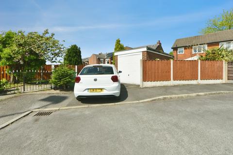 3 bedroom semi-detached house for sale, Royton, Oldham, OL2