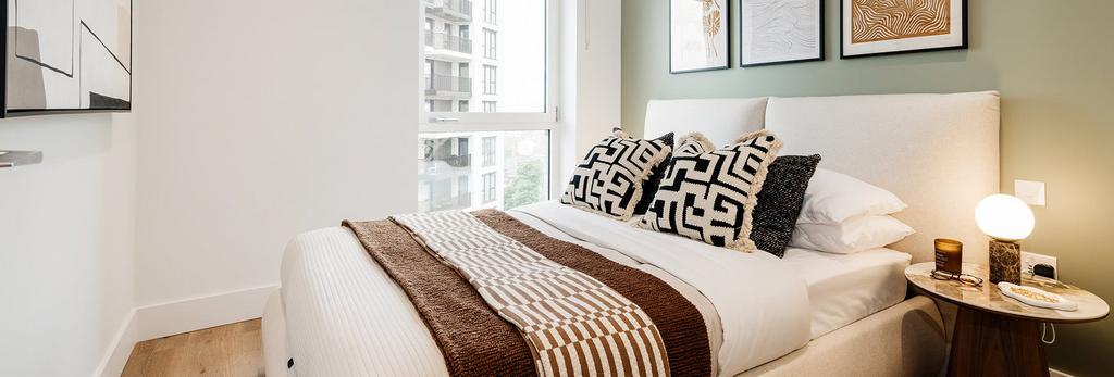 Bow Green, Show Apartment, light and spacious...