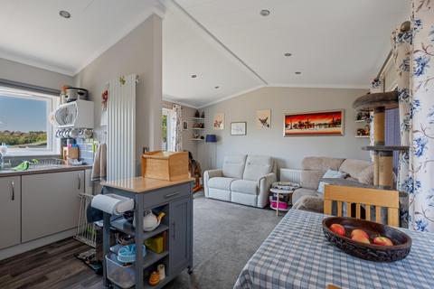 2 bedroom property for sale, Lake Terrace, Melton Mowbray, LE13