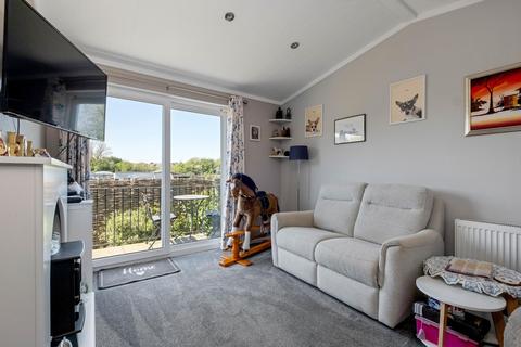 2 bedroom property for sale, Lake Terrace, Melton Mowbray, LE13