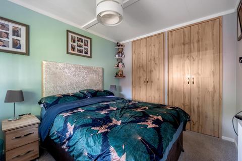 2 bedroom property for sale, Lake Terrace, Melton Mowbray, LE13