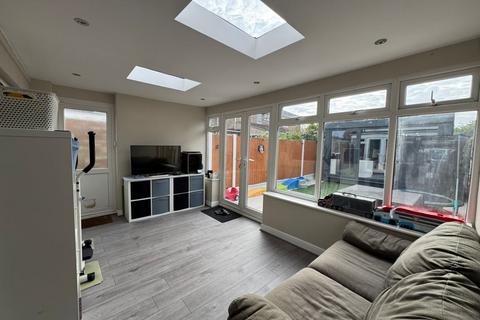 3 bedroom end of terrace house for sale, Dahlia Close, Chelmsford, CM1