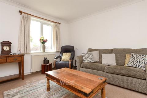 2 bedroom ground floor maisonette for sale, Bramble Close, Redhill RH1
