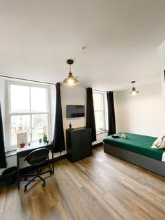 15 bedroom house share to rent, Market Square