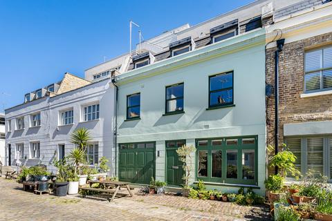 Radnor Mews, London, W2