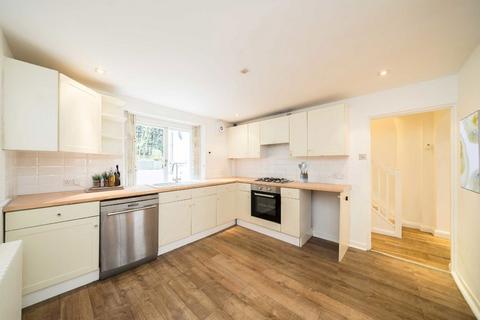 2 bedroom flat for sale, The Chase, London SW4