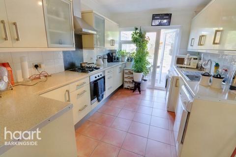 3 bedroom maisonette for sale, Tomswood Hill, Hainault