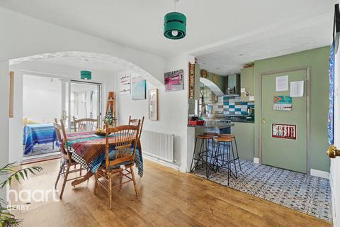 4 bedroom semi-detached house for sale, Ashcombe Gardens, Oakwood