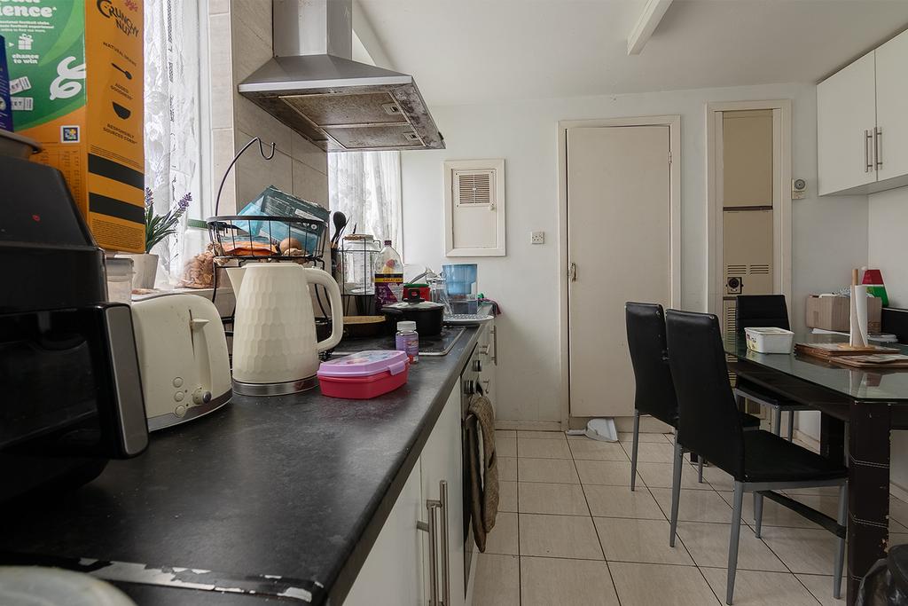 Apartment in Birmingham, West Midlands - View 6