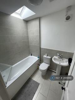 2 bedroom flat to rent, High Street, Stoke-Sub-Hamdon, TA14