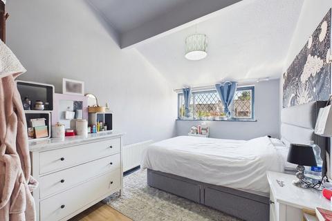 3 bedroom terraced house for sale, Brickett Close, Ruislip, HA4