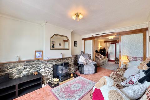 3 bedroom semi-detached house for sale, Herriot Avenue, Kilbirnie