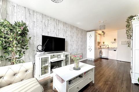 1 bedroom flat for sale, The Landmark, Waterfront West, Brierley Hill, DY5 1 LZ