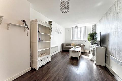 1 bedroom flat for sale, The Landmark, Waterfront West, Brierley Hill, DY5 1 LZ