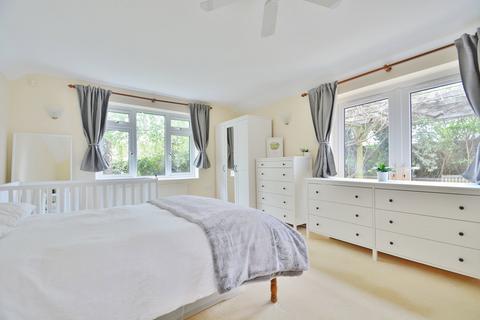 4 bedroom detached house for sale, Friars Furlong, Long Crendon
