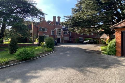 3 bedroom flat for sale, Framewood Road, Stoke Poges, Buckinghamshire