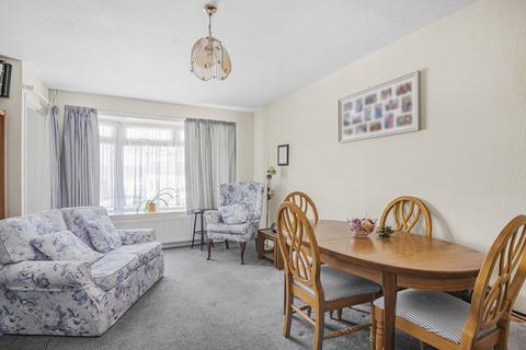 2 bedroom bungalow for sale, Pancroft, Abridge, RM4