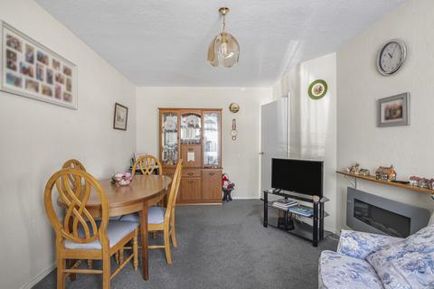 2 bedroom bungalow for sale, Pancroft, Abridge, RM4