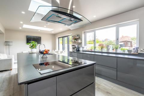 5 bedroom detached house for sale, Greystone Avenue, Bognor Regis